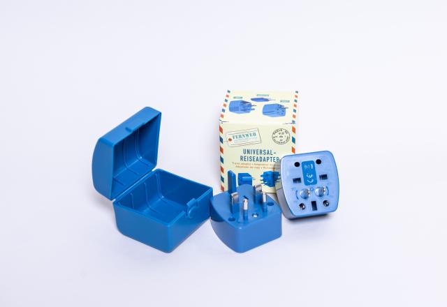 Set aus verschiedenen Steckdosen-Adaptern